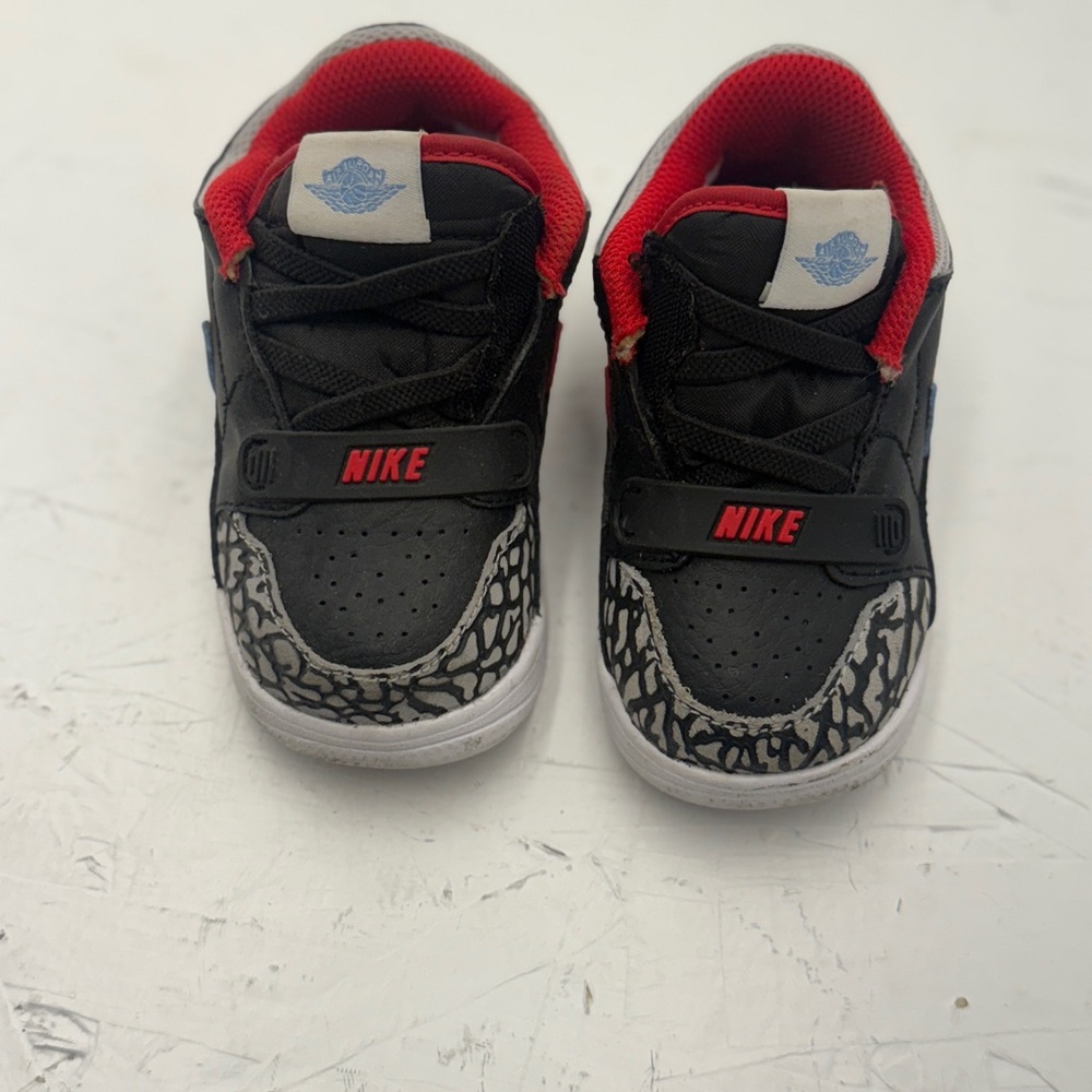 Nike Kids Black and Red Sneakers